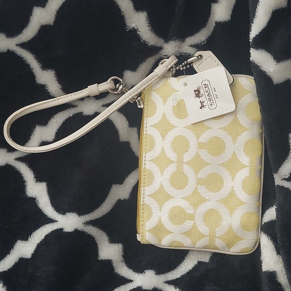 NWT Coach Wristlet - Picture 2 of 9